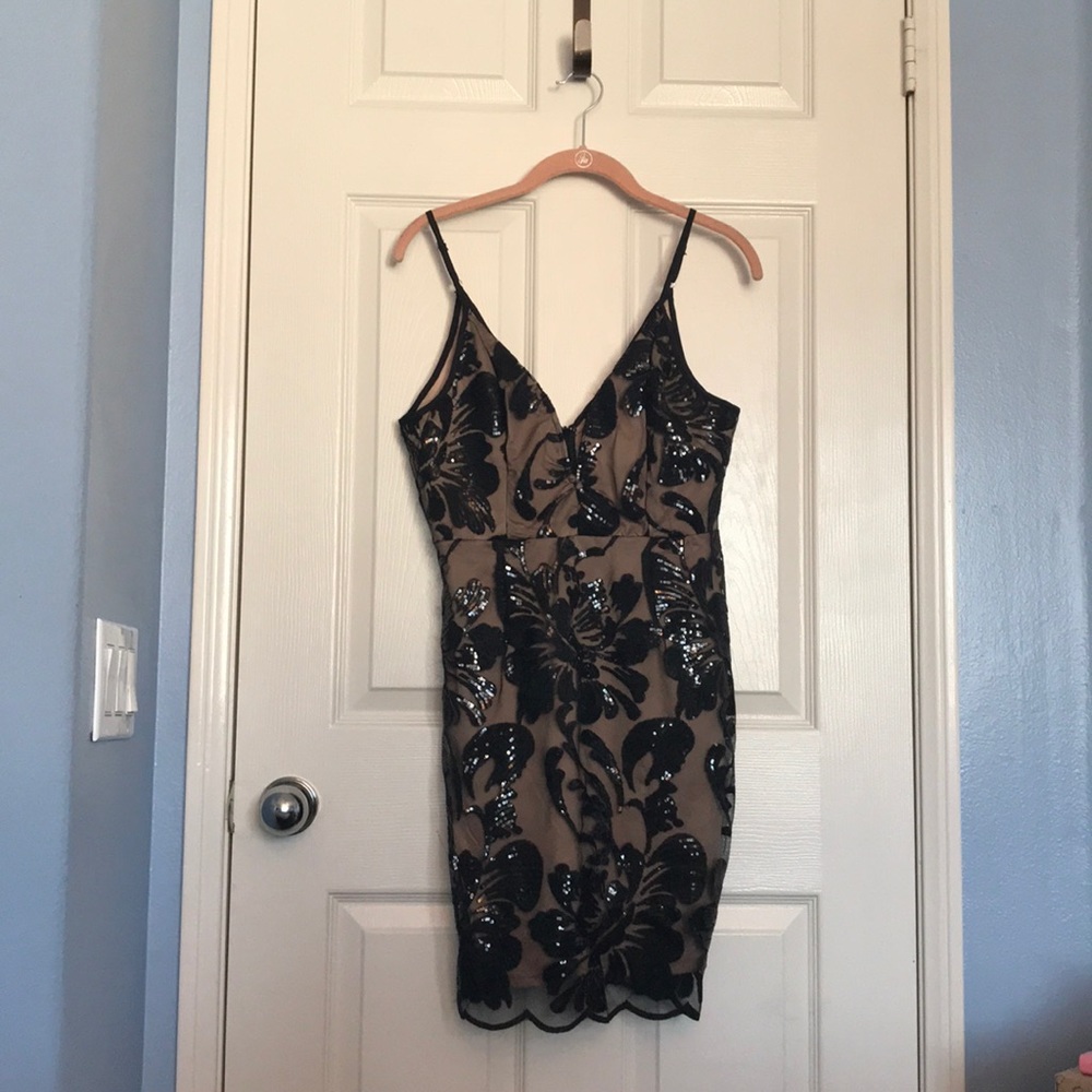 Nude mini bodycon with black sequins